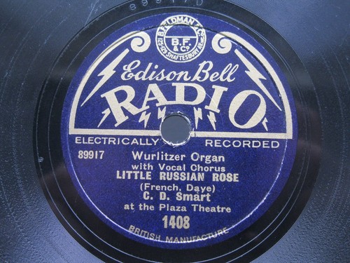 Smart at the wurlitzer - smart,