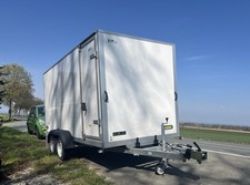 Kastenanhänger, Neuwertig