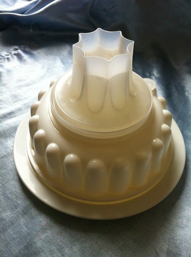 Tupperware puddingform weß