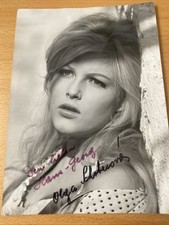 Olga Schoberova / Olinka