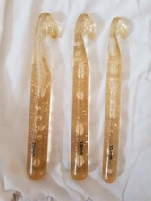 3 große Häckelnadeln