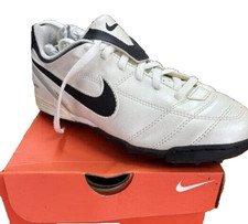 Größe UK 5,5 - Nike Tiempo