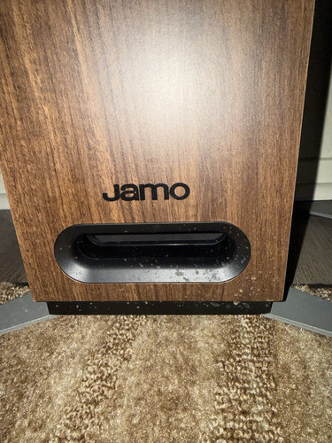 Jamo 809 walnut floor - s,