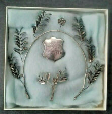 SET ERINNERUNG AN SILBERHOCHZEIT DIADEM ANSTECKER PLAKETTE VERSILBERT vor 1945