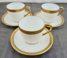 3 Tassen mit Untertassen Royal