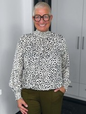 MILANO ITALY - Bluse Motion /