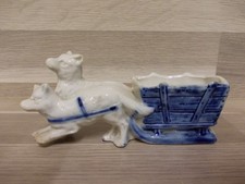 Vintage / Antik kleine Figuren Vase Porzellan Hunde Schlitte handbemalt L10,50cm