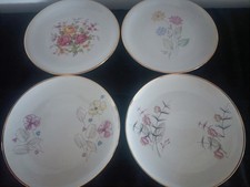 4 Speiseteller Blumenmuster, 2