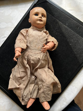 ALTE PUPPE GRAVIERT UNIS