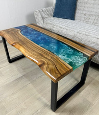 Walnussholz River Couchtisch