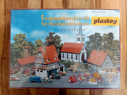 Plastoy dorfidylle mit 5 - mit,