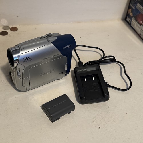 Canon zr800 ntsc minidv - canon,