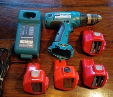 Makita Akkuschrauber 6317 D - 12 V -  4 Akkus - Ladegerät 