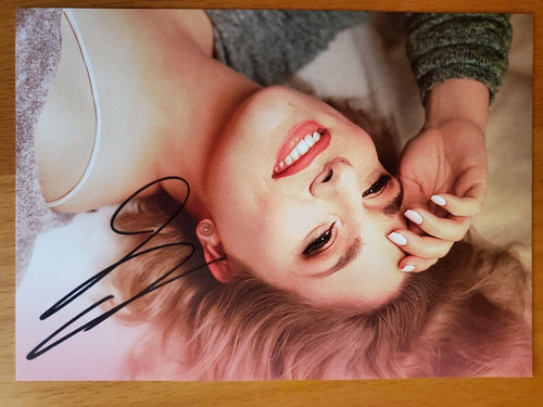 Autogrammkarte laura wilde - ,