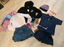 Mädchenpaket Gr. 128 - Jacke, Mütze, Schal, Schlauchtücher, Jeansrock, Gürtel