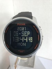 Pulsar Herren Digital Chronograph LCD Display Kautschukband Uhr PQ2049X1 PNP