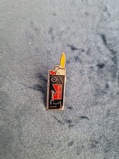 Anstecknadel Malboro Music Feuerzeug Pin Button
