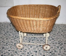 Alter Stubenwagen Antik Weidekorb  Babykorb Korb Wäschekorb