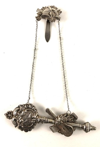 Museale biedermeier chatelaine - biedermeier,