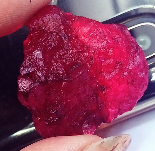 Natürlicher roter beryll - natürlicher,