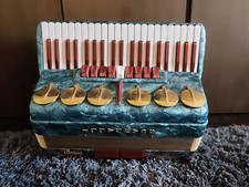 Akkordeon Scandalli Pigalle 120 Bass Türkis mit elektrischem Anschluss