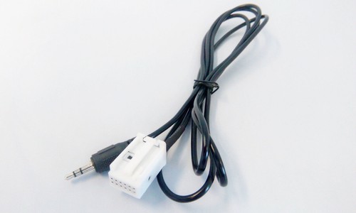 Aux adapter passend - in, für