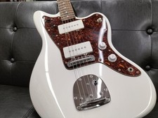 Squier Vintage modifizierte Jazzmaster E-Gitarre gebraucht JP