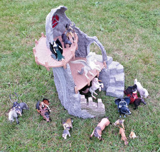 Schleich 42033-Bayala Schattenfels- mit vielen Schattenfeen und magischen Tieren