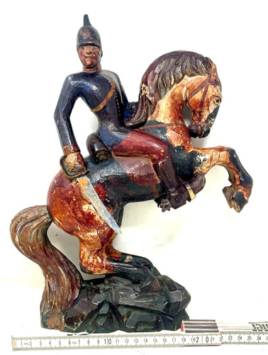 Soldat auf pferd - auf, holzskulptur