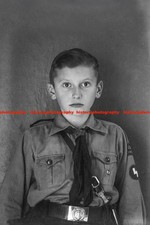 F026859 Junge in deutscher Jugend HJ Sommeruniform 1925