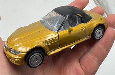 BMW Z3 Modellauto gelb gold Plastik Spielzeug gebraucht bespielt