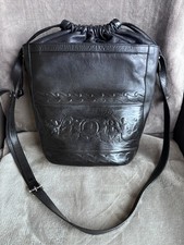 Fendi Bucket Tasche Leder schwarz