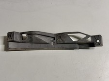 Vorne rechts Halterung