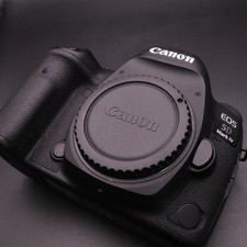 Canon EOS 5D Mark IV Kamera nur Gehäuse - NEUWERTIG - Shuttercount 6885!