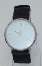 Sempre Herrenuhr,Damenuhr,schwarzes Natoband,die Uhr läuft,