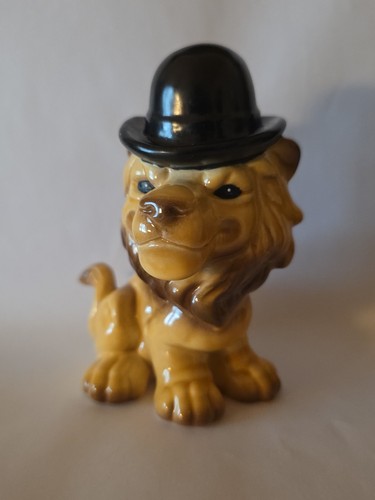 Porzellan figur löwe mit - porzellan,