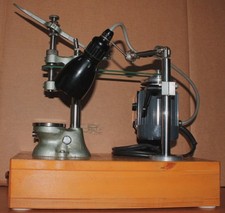 Kleine Uhrmacherbohrmaschine mit Spannzangensatz, Feinbohrmaschine