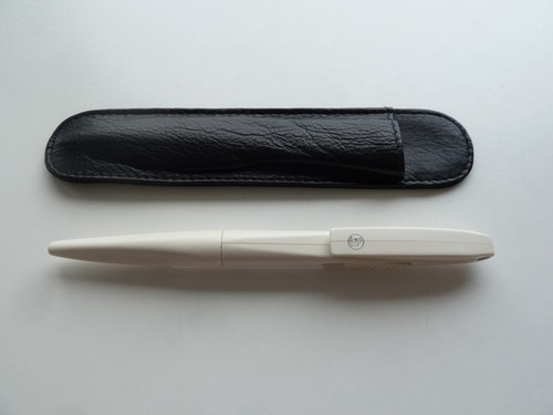 Pelikan colani - colani,