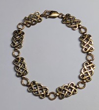 Vintage gepunztes massives 9