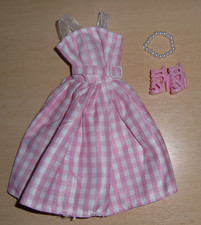 für Puppen wie Barbie Kleid