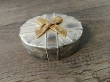 Hübsche silber-gold-farbige Metall-Schmuck-Schatulle - massiv und schwer