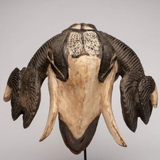 DE1400 Baule Widderkopf Maske