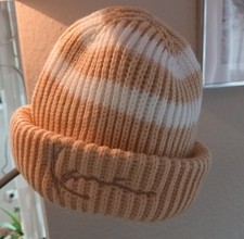 NEU KARL KANI Mütze Beanie Unisex Beige Weiß 