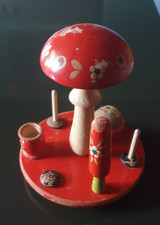 Altes Nähset mit 2 Stopfpilz Nadelkissen Garnhalter - Schneider Utensilien