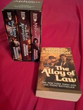 Mistborn 1-4 Trilogy+Alloy Of The Law - Brandon Sanderson Fantasy Collectors Box