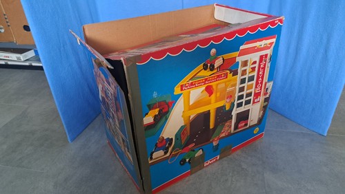 Fisher price 930 garage - price,