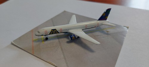 Flugzeugmodell boeing 757 200 - flugzeugmodell,