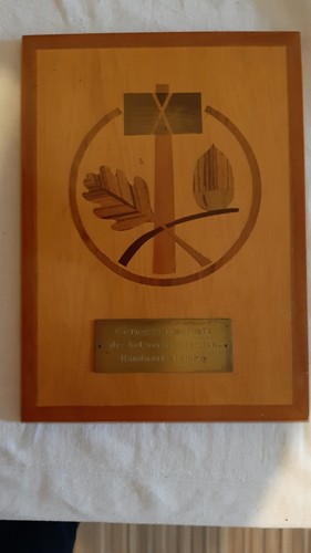 Holztafel mit intarsienarbeit - holztafel,