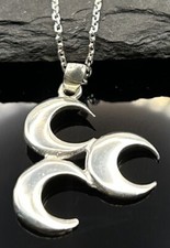 Üc Hilal Bozkurt + Halskette