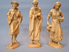 3 Schöne Geschnitzte